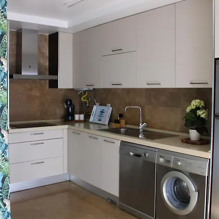 Salvador's House T2 - Rooftop Pool & Center *